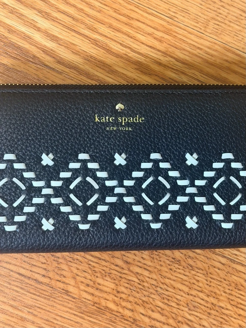 Kate Spade Neda Flynn Street Pebbled Leather Wallet w/ Stitching Detailing NWT